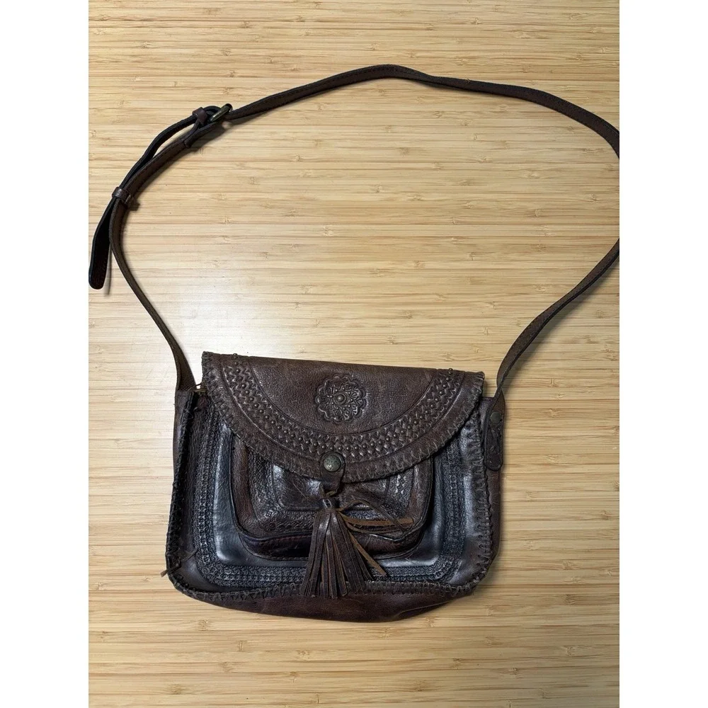 Patricia Nash Beaumont Crossbody Bag Brown Tooled Embossed Leather W/Tassel